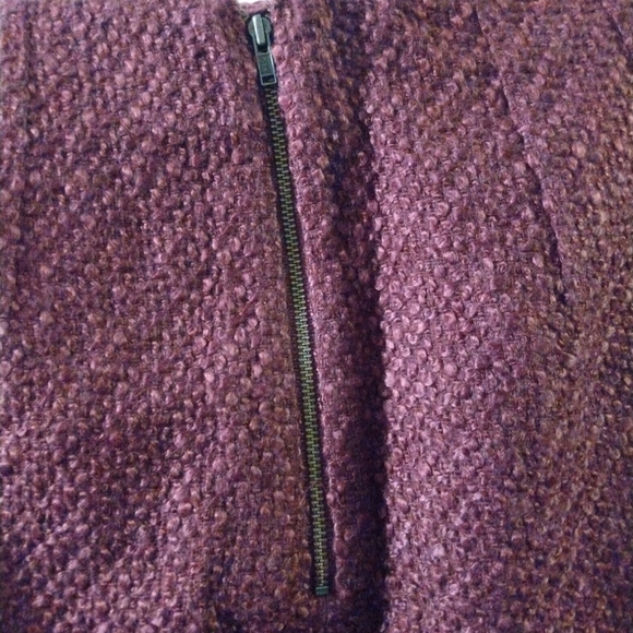 Loft Maroon Half-Zipper Back Acrylic Polyester Wool Blend Mini Skirt Size 12 - Picture 3 of 9